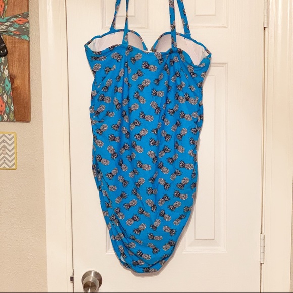 Torrid Swim Collection Pin Up Style Swimsuit Sz 3 - Picture 5 of 8